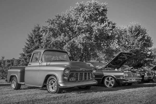 Inspiration mode : harmoniser robes à franges avec des accessoires modernes !